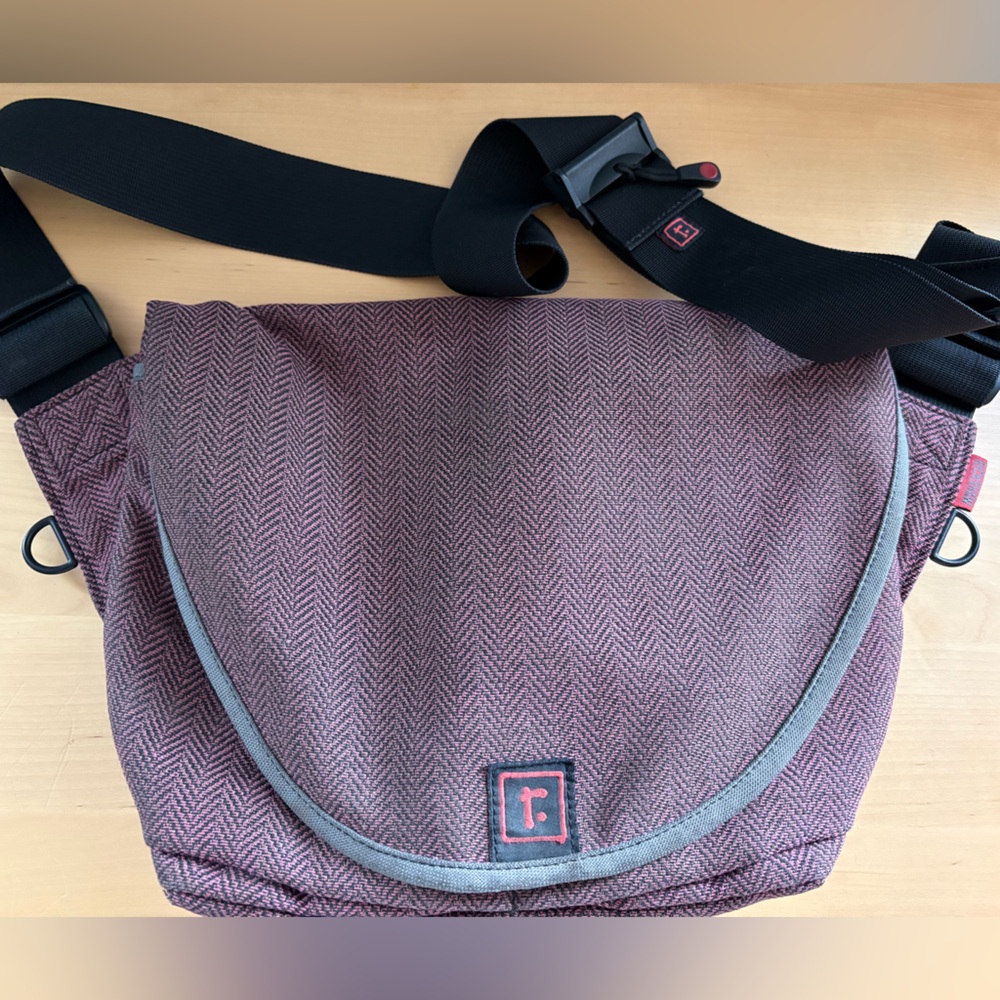 Rickshaw Messenger Bag Crossbody Adjustable Purple Black Houndstooth